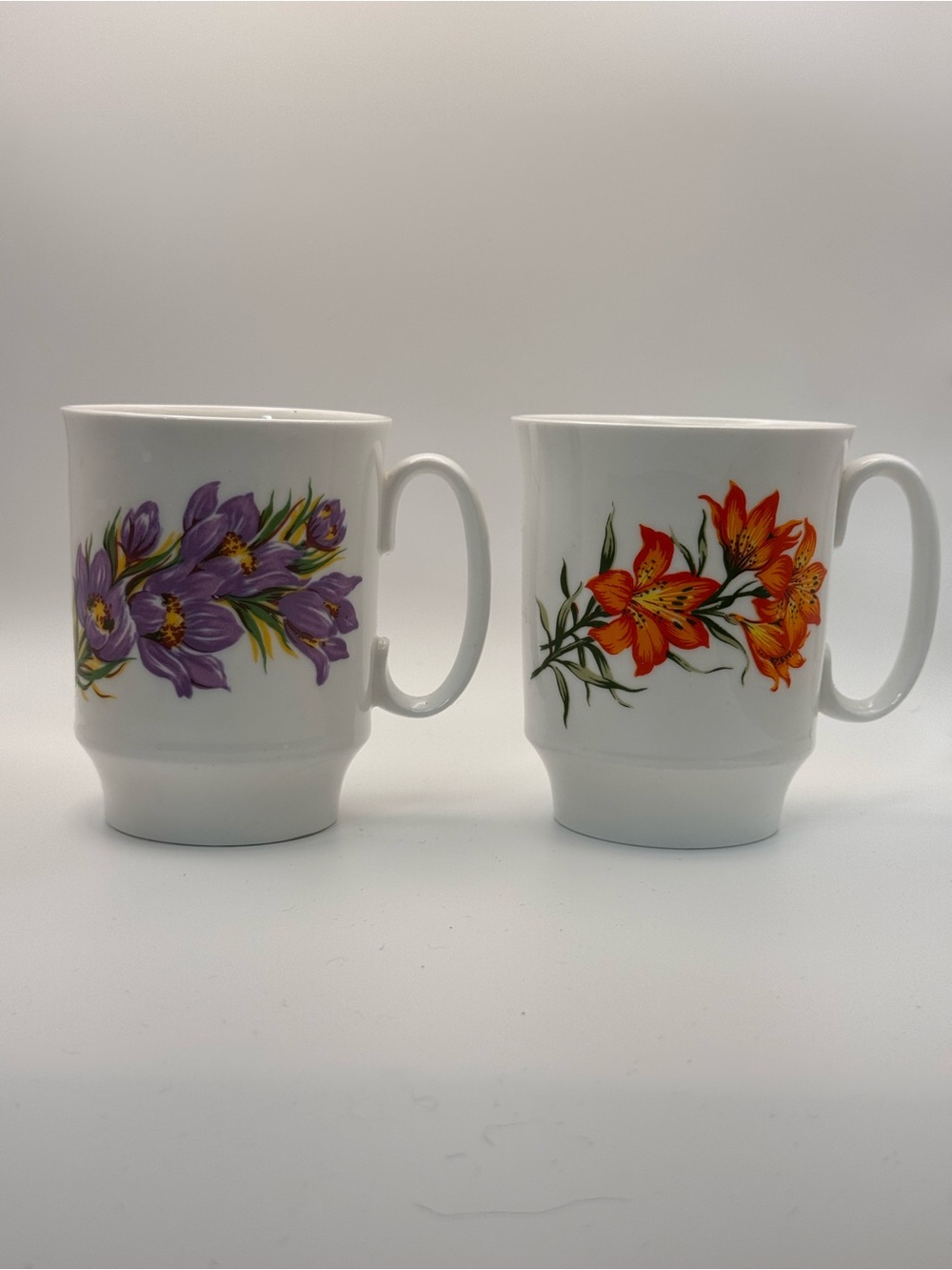 VTG Royal Windsor Prairie Crocus (Manitoba) & Prairie Lily (Saskatchewan) Mugs